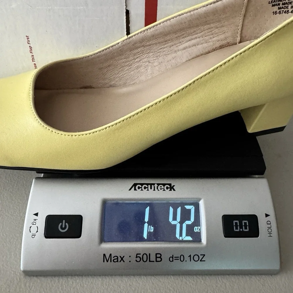 Retro Square Toe‎ Leather Heels 7.5W Pastel Yellow Block Heel 60's Mod Office